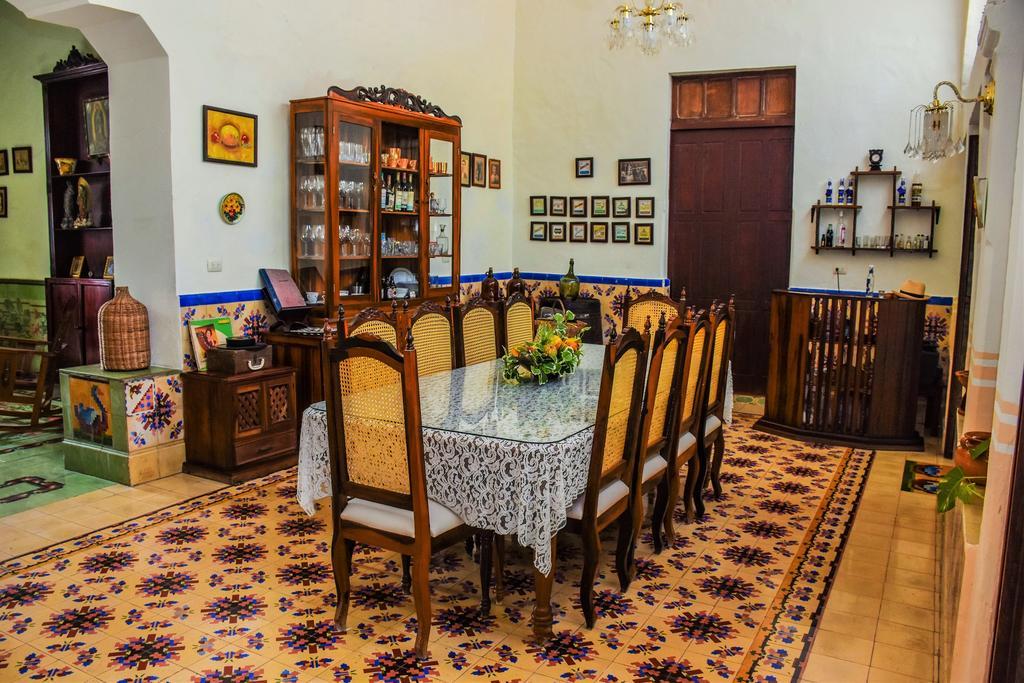 Отель Casa Marlene Вальядолид Экстерьер фото